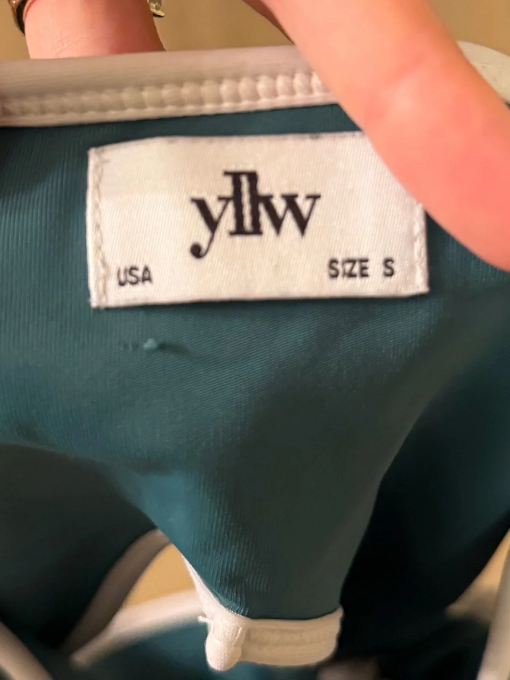 Yellow the Label Colby Contour Set